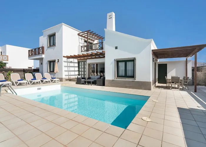 Camelot Holiday Homes By Livvo Playa Blanca 